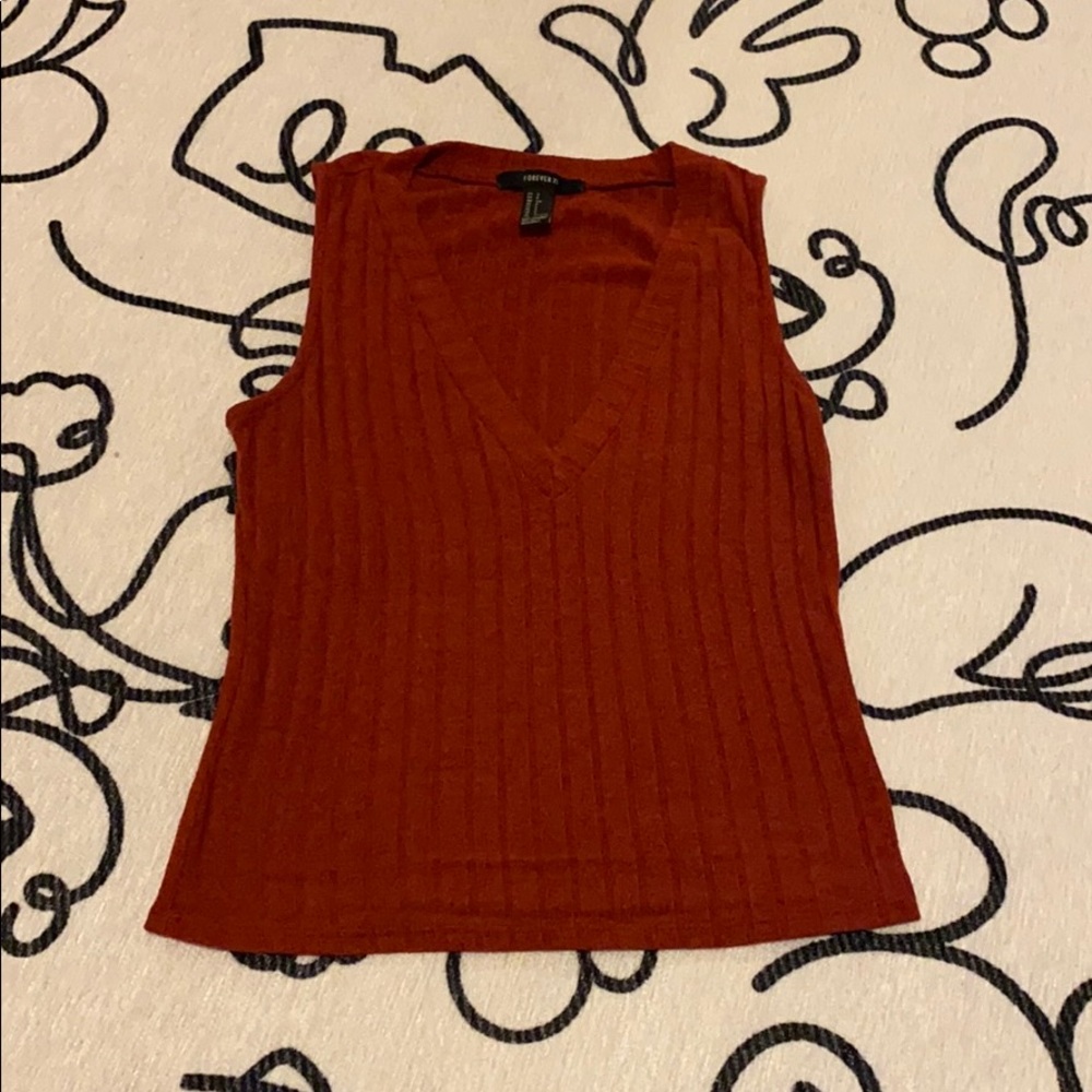 Red knit v cut tank